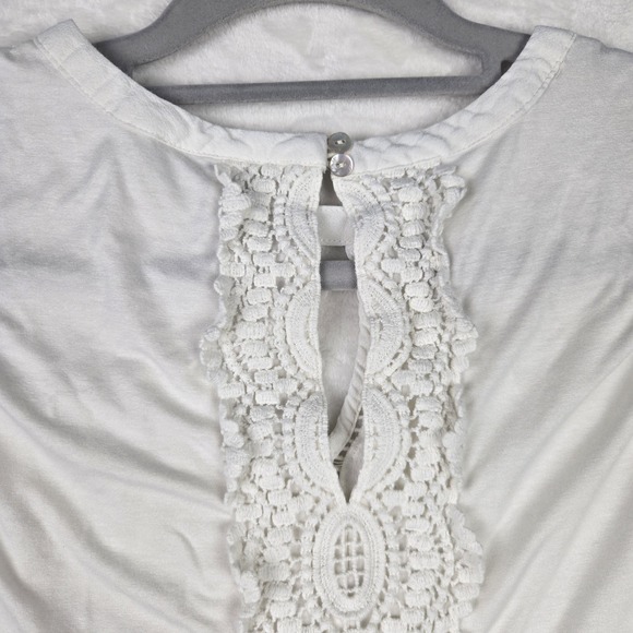 Pale Sky Women's White Sleeveless Blouse Size Medium Crochet Detail Keyhole Back - Picture 11 of 12